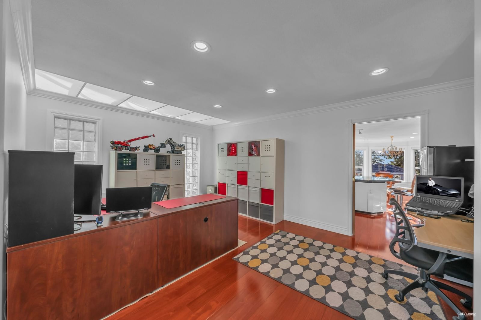 Listing Image 8