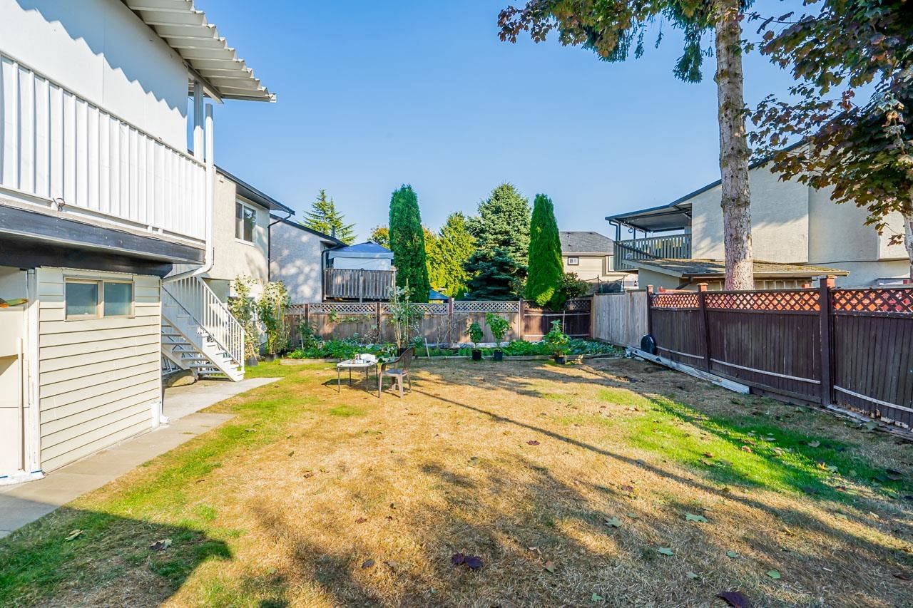 Listing Image 12