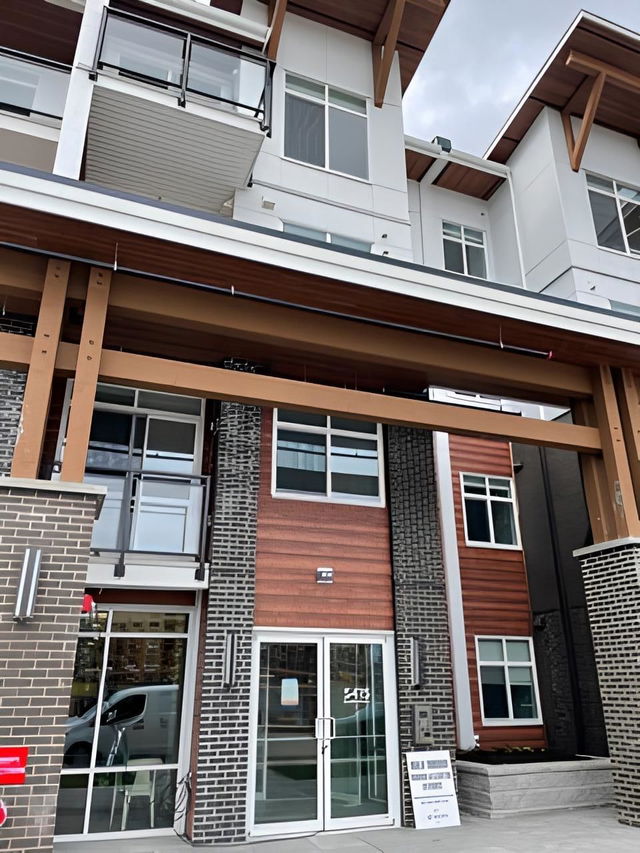 205 - 5415 Brydon Crescent