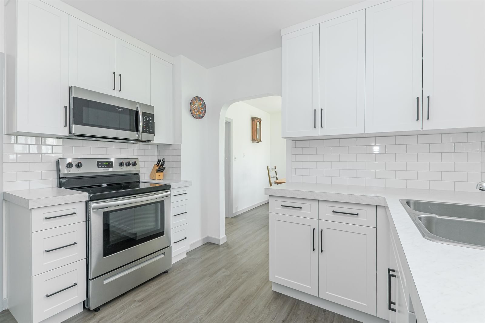 Listing Image 13
