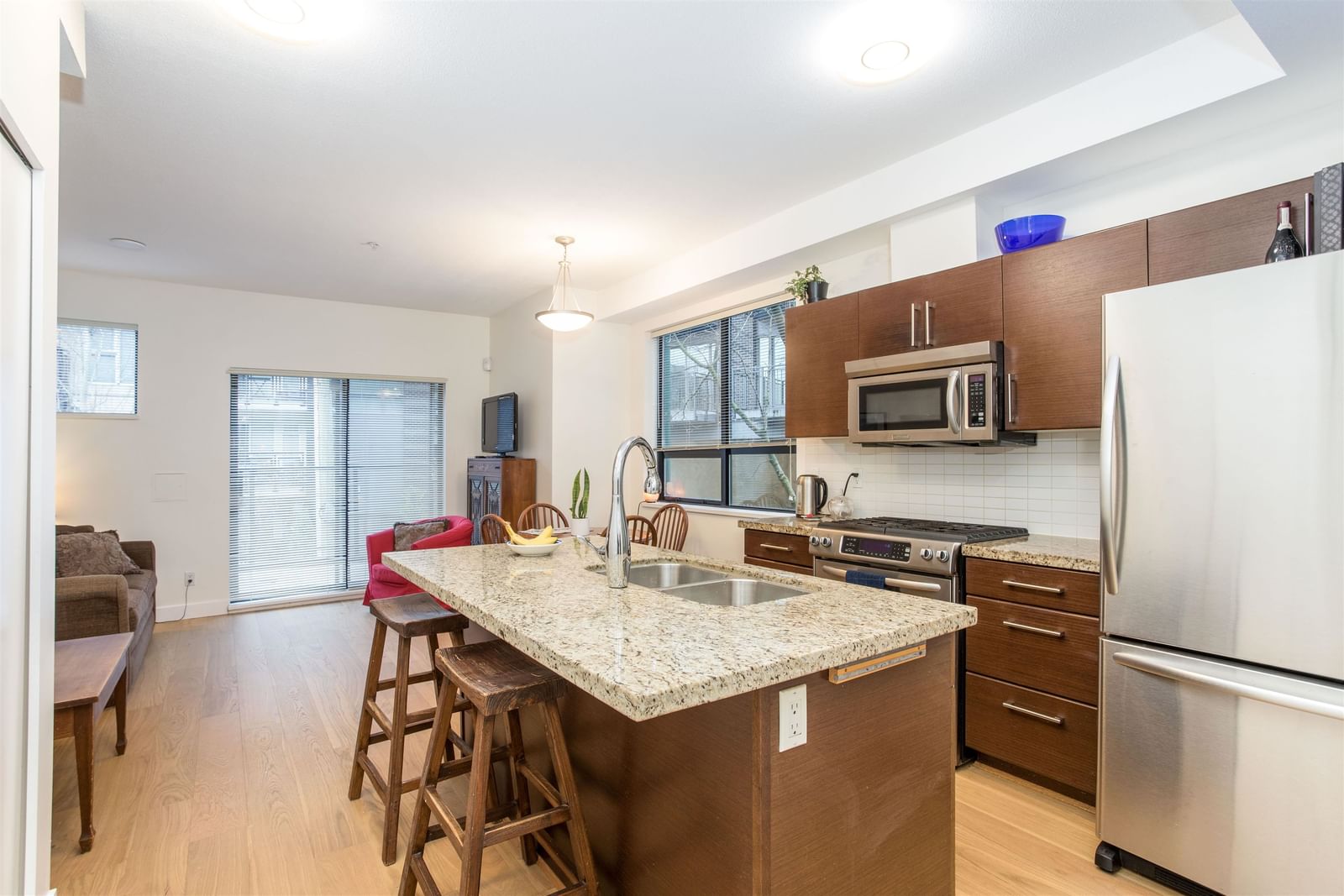 Listing Image 8