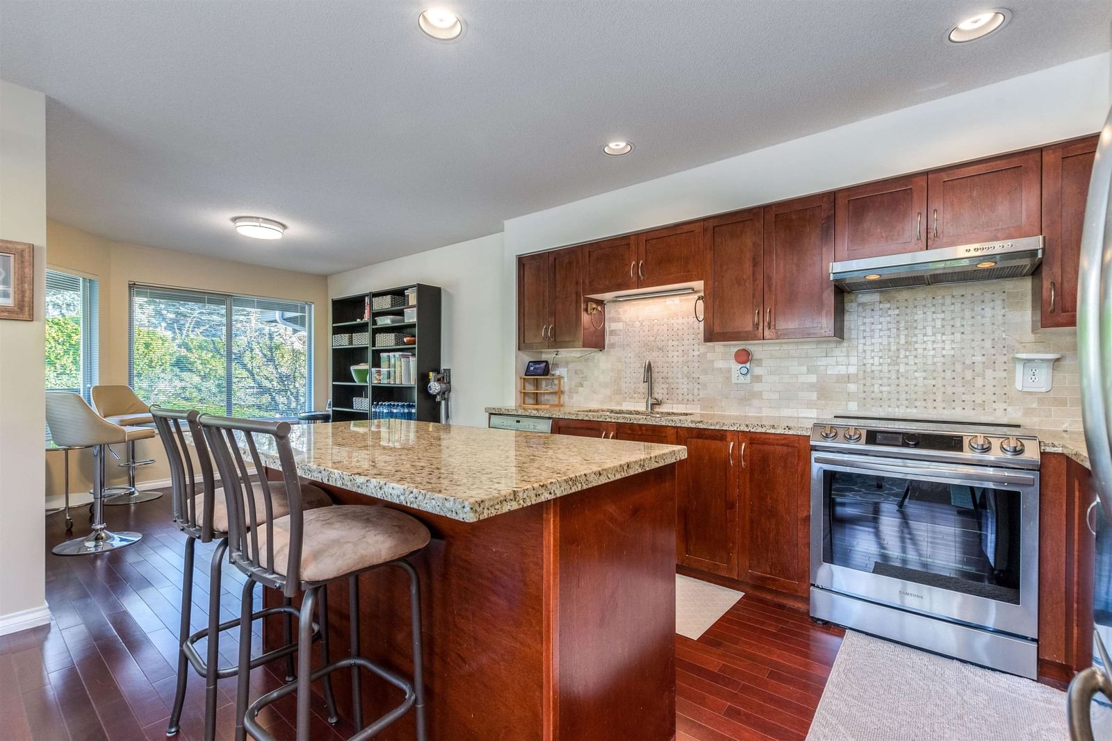 Listing Image 13