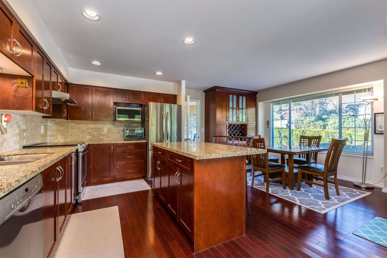 Listing Image 15