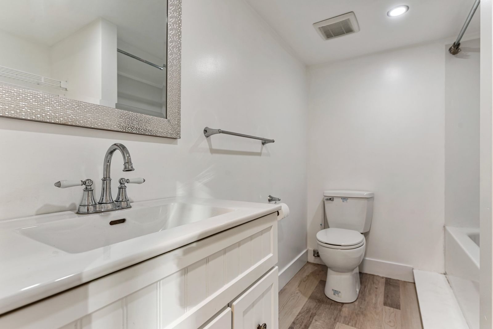 Listing Image 27