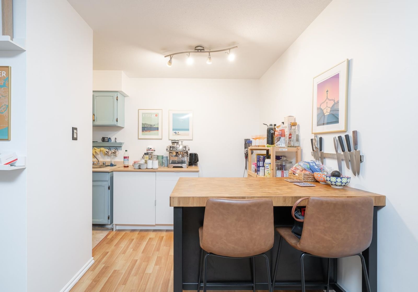 Listing Image 12