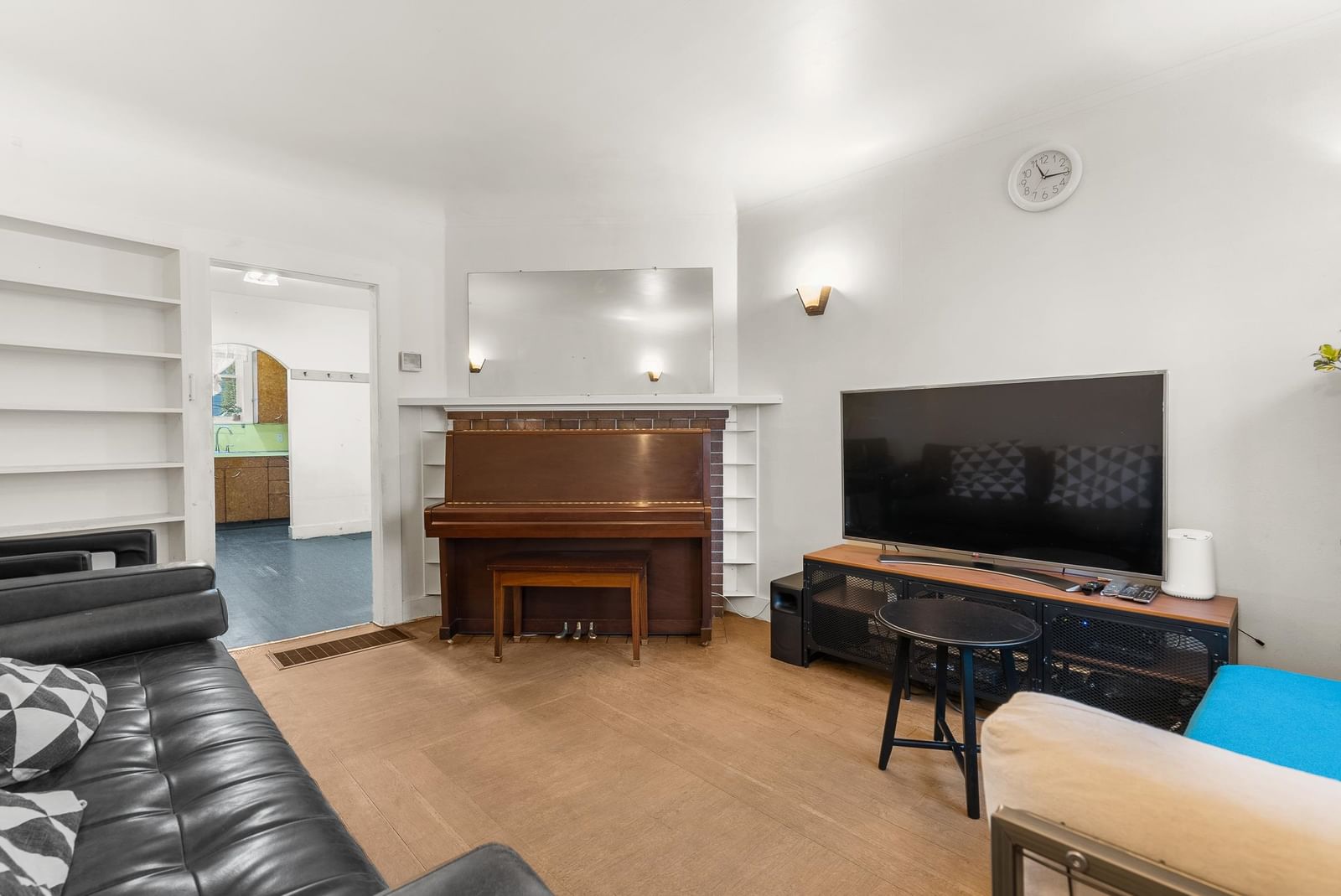 Listing Image 12