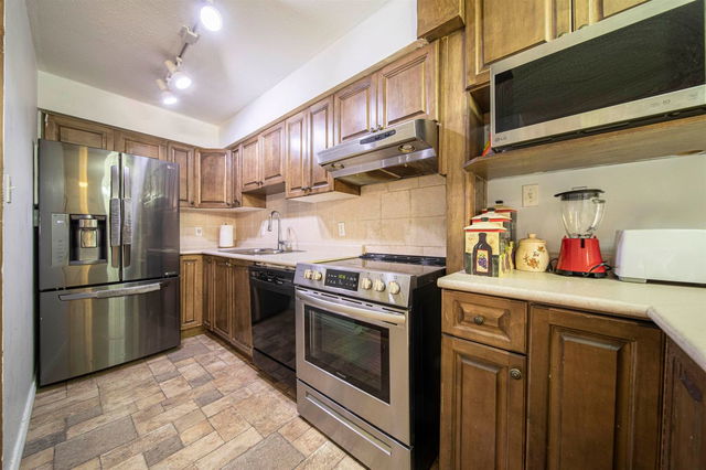 23 - 7565 Humphries Court