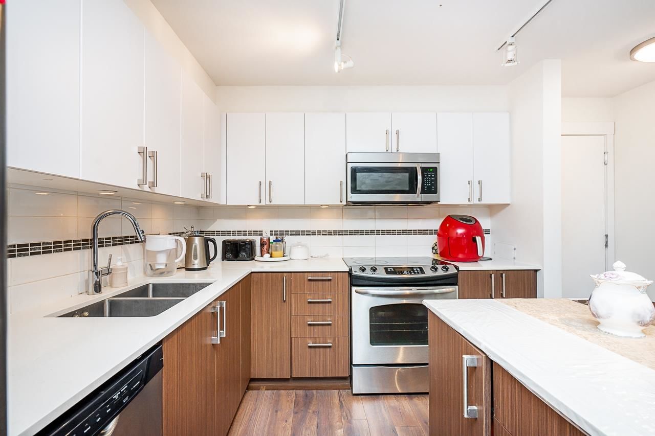 Listing Image 9