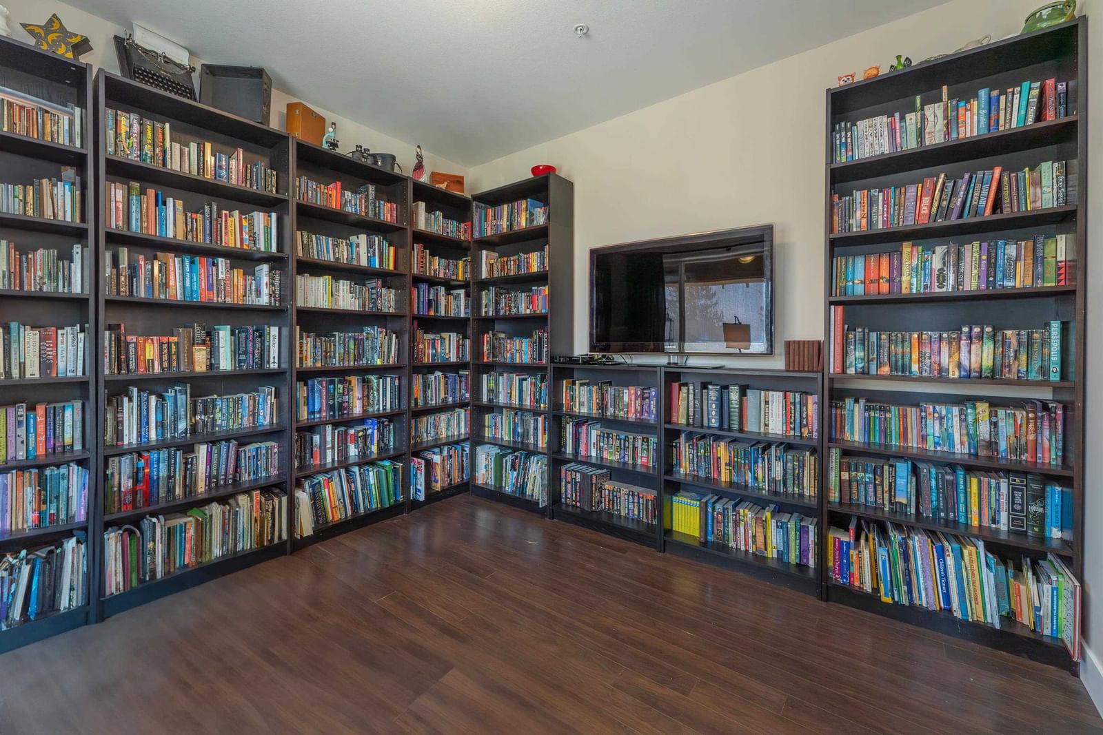 Listing Image 11