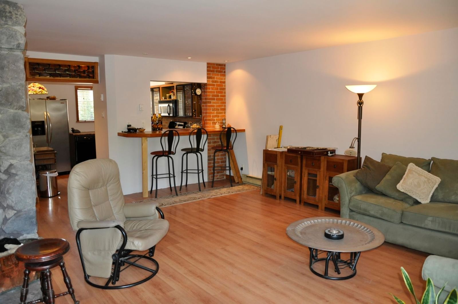 Listing Image 5