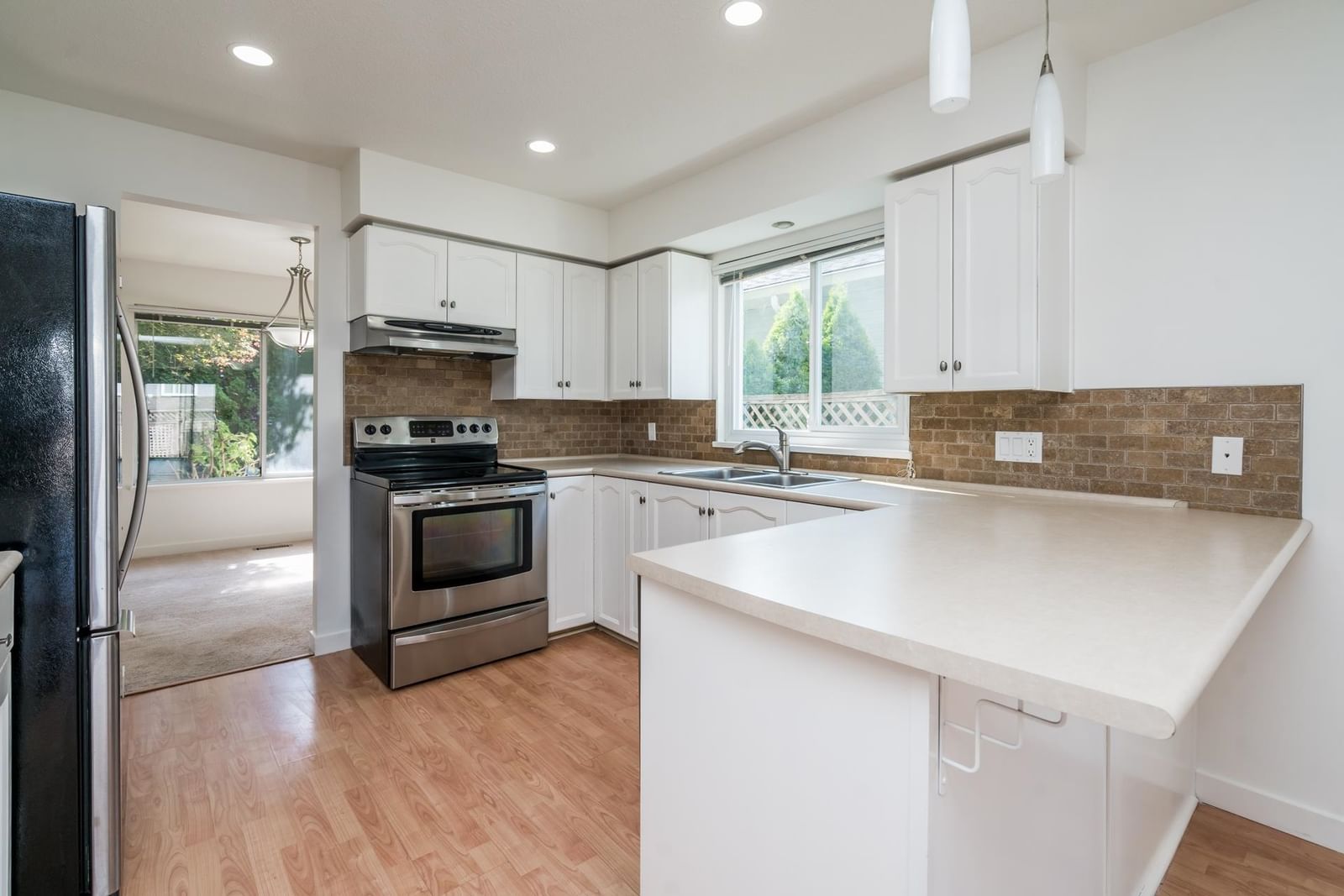 Listing Image 15
