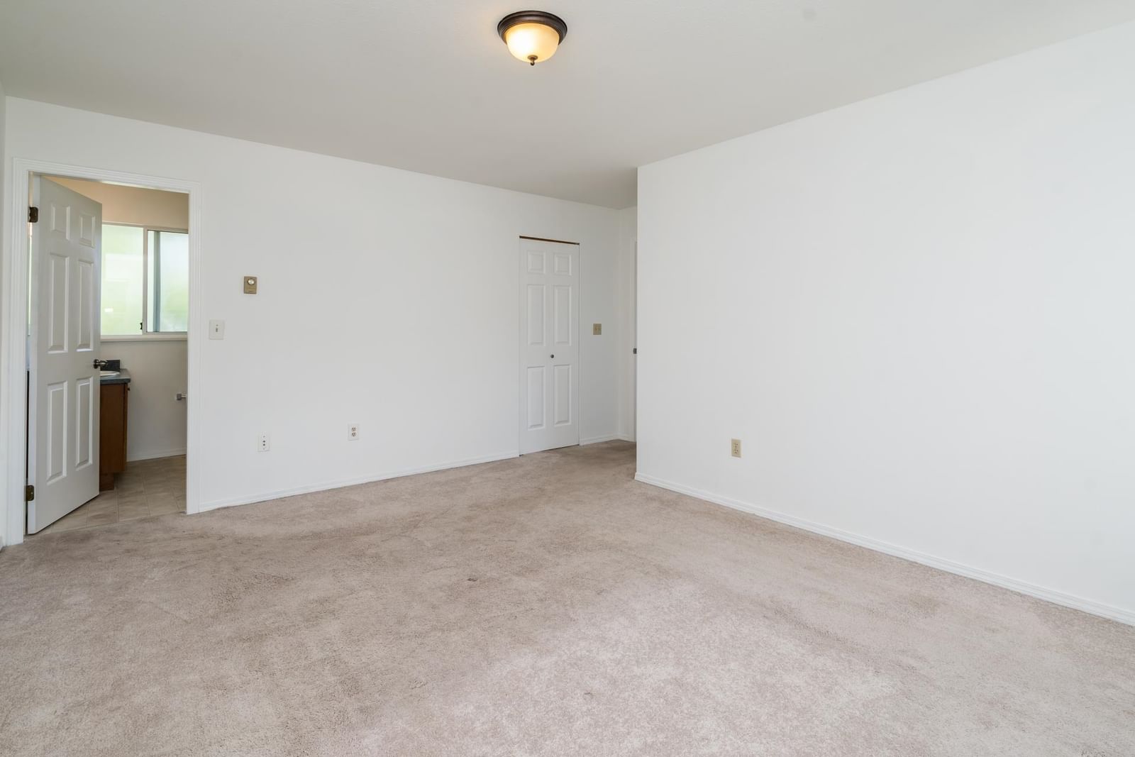 Listing Image 30