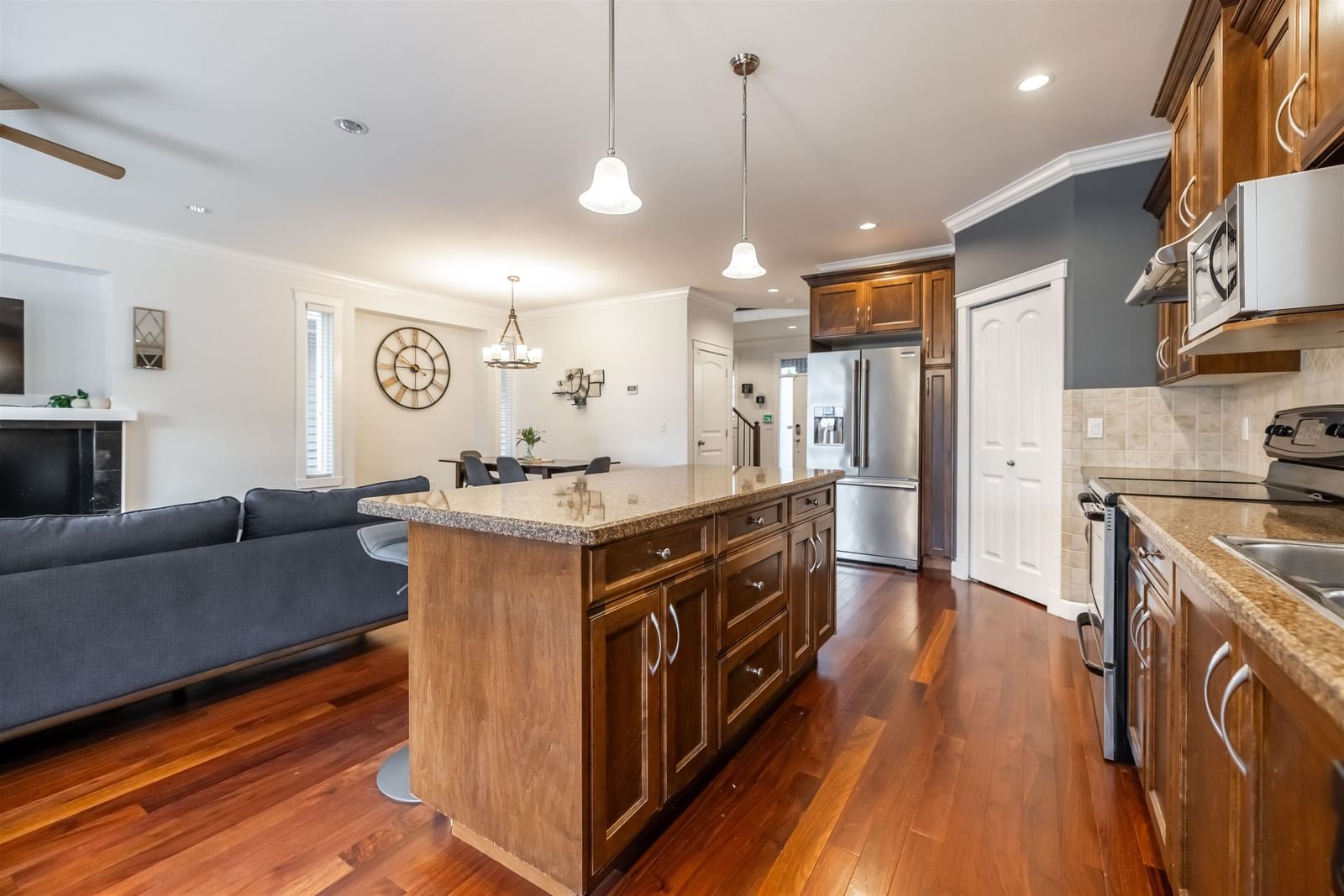 Listing Image 15
