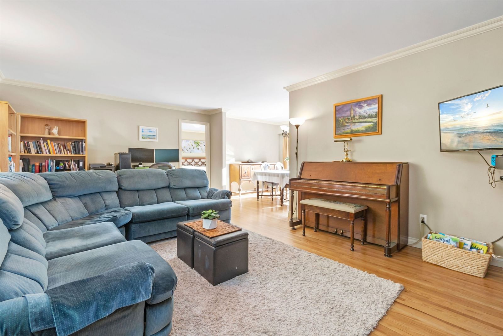 Listing Image 12