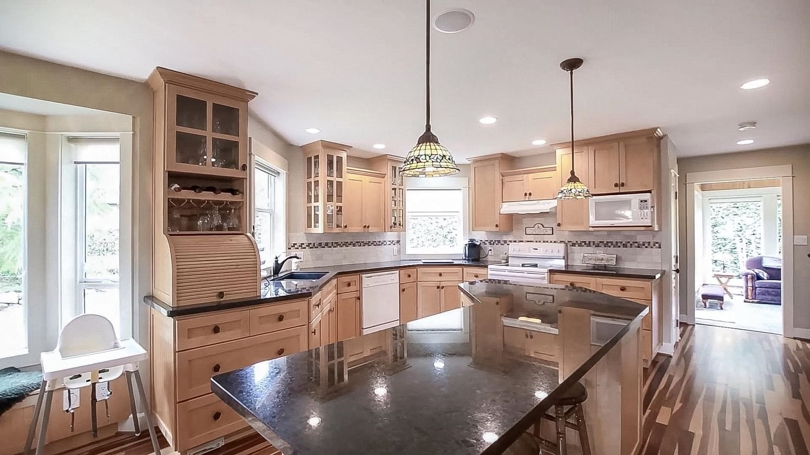 Listing Image 14