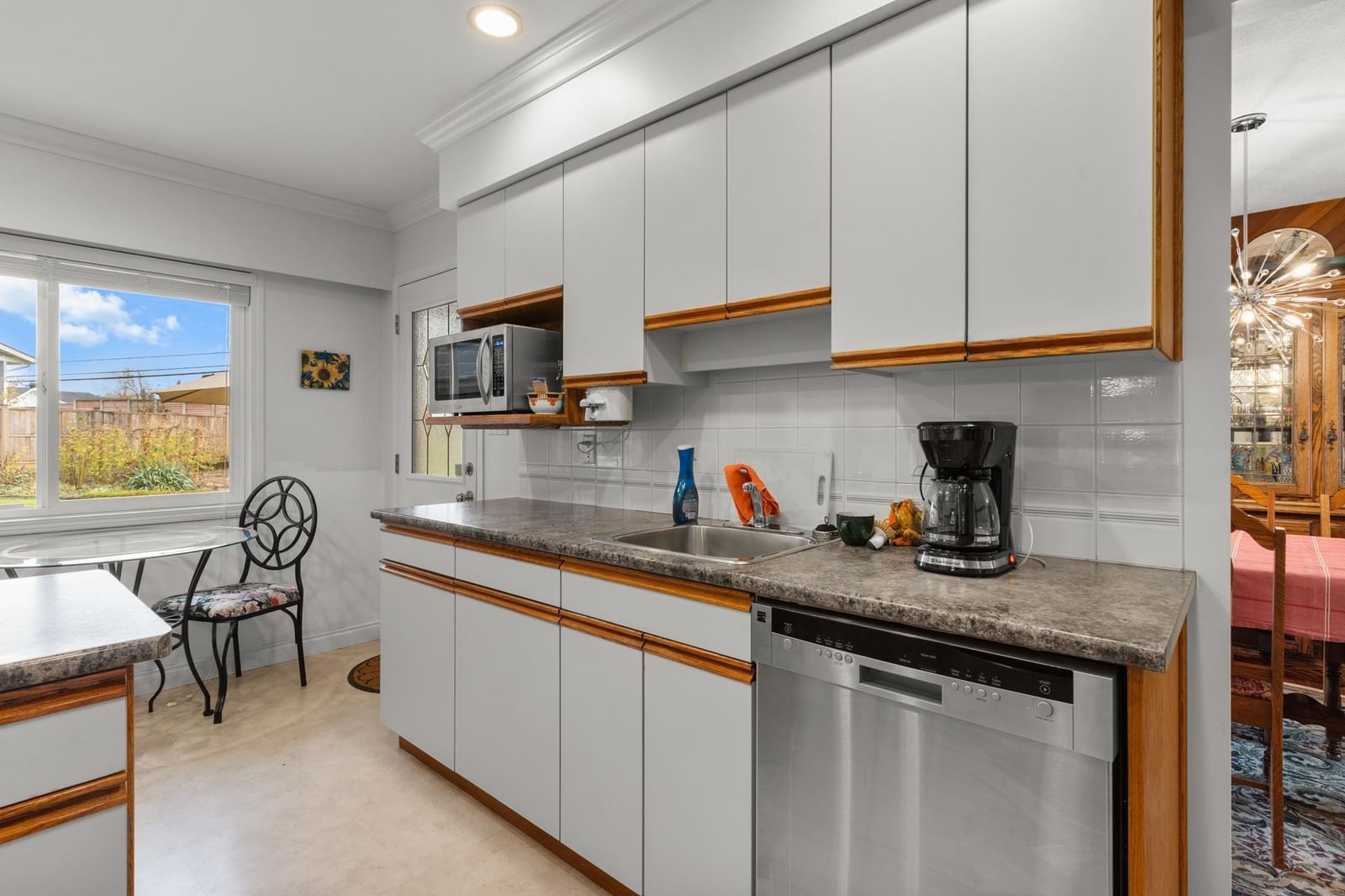 Listing Image 12