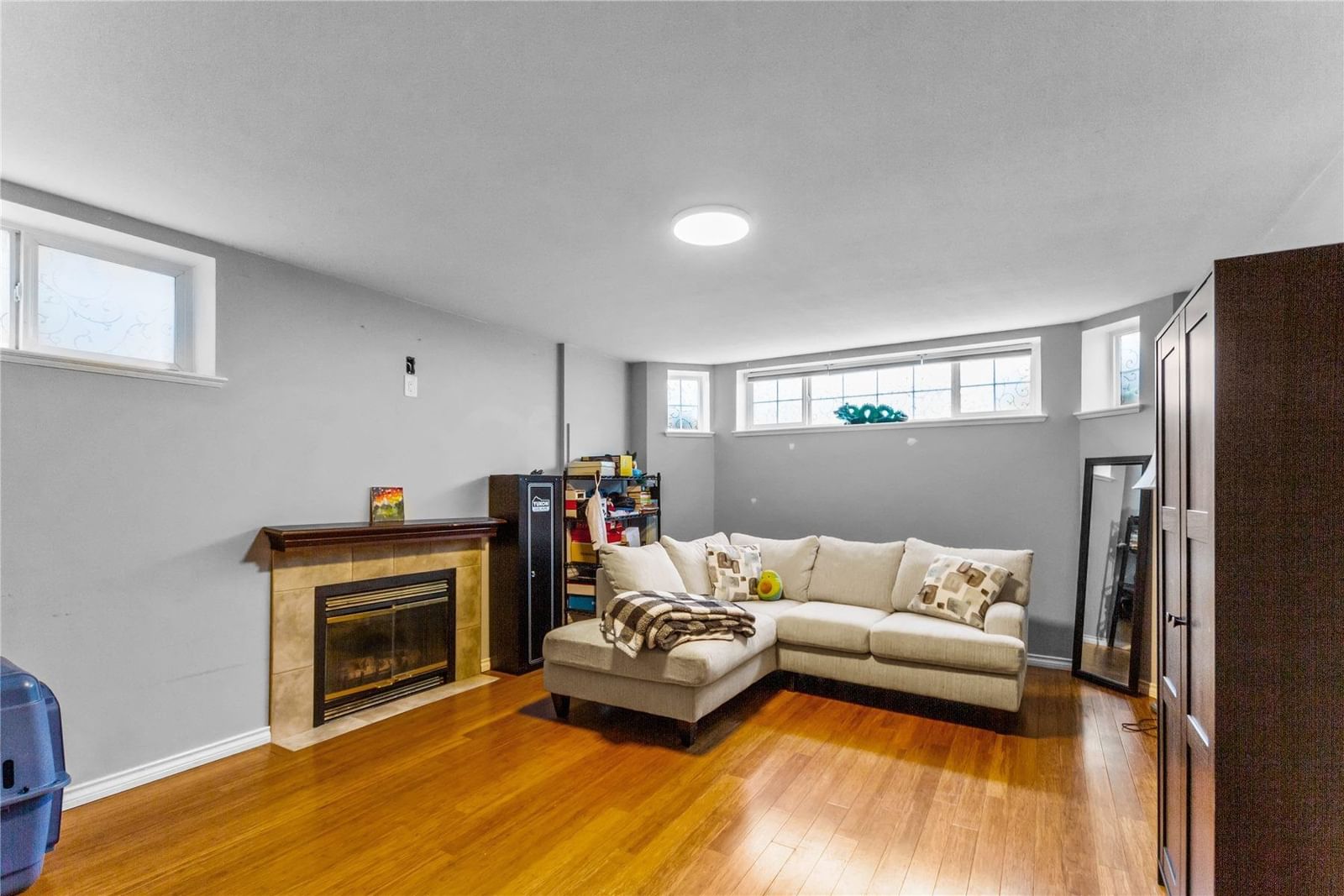 Listing Image 19