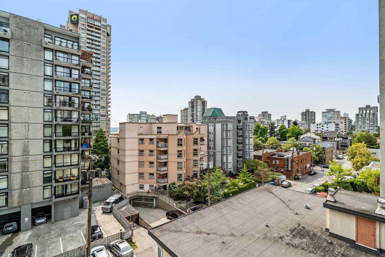 Listing Image 12