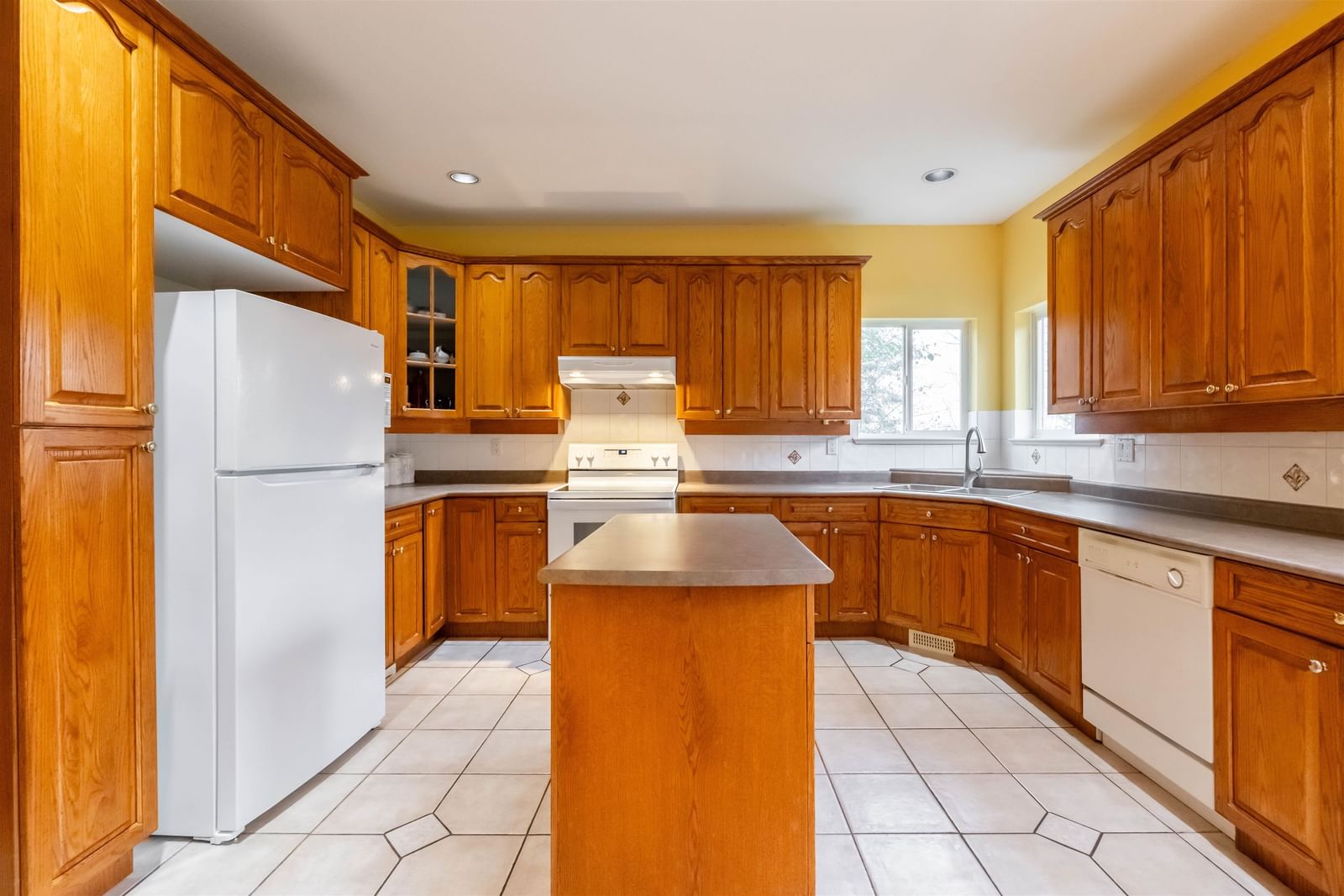Listing Image 16