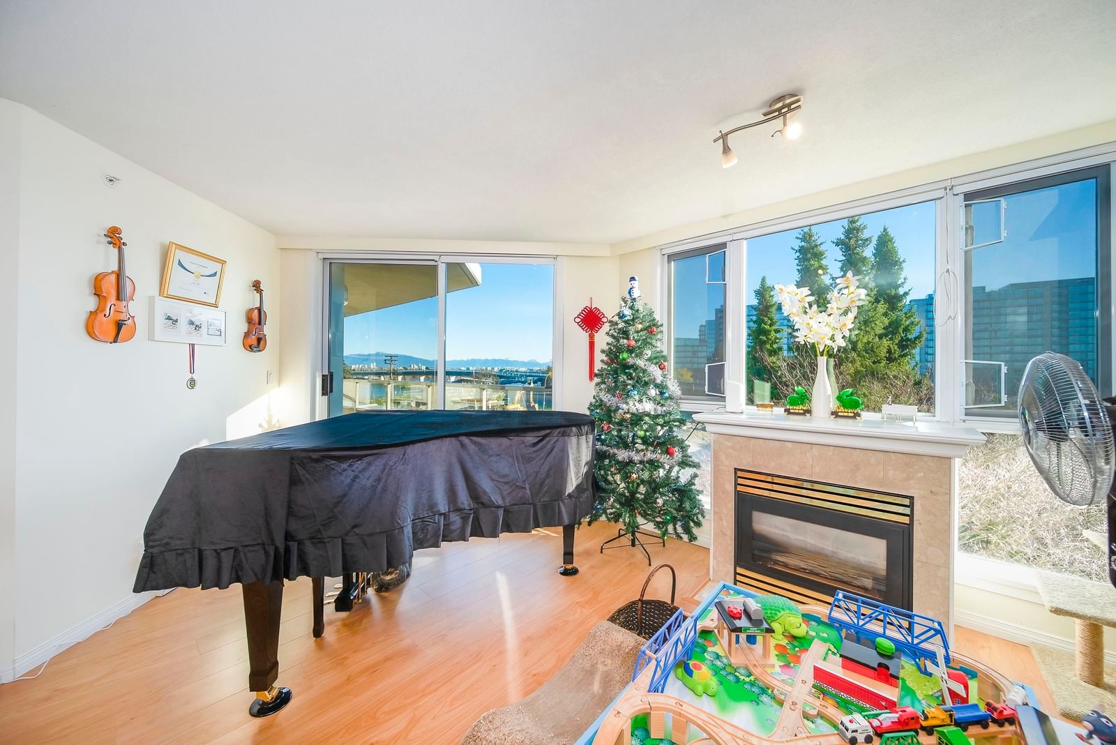 Listing Image 14