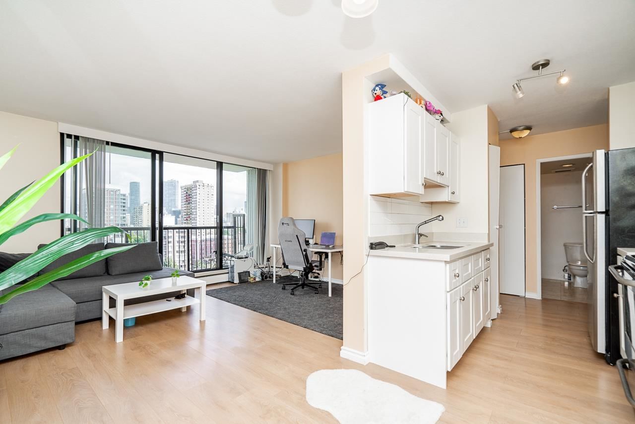 Listing Image 12