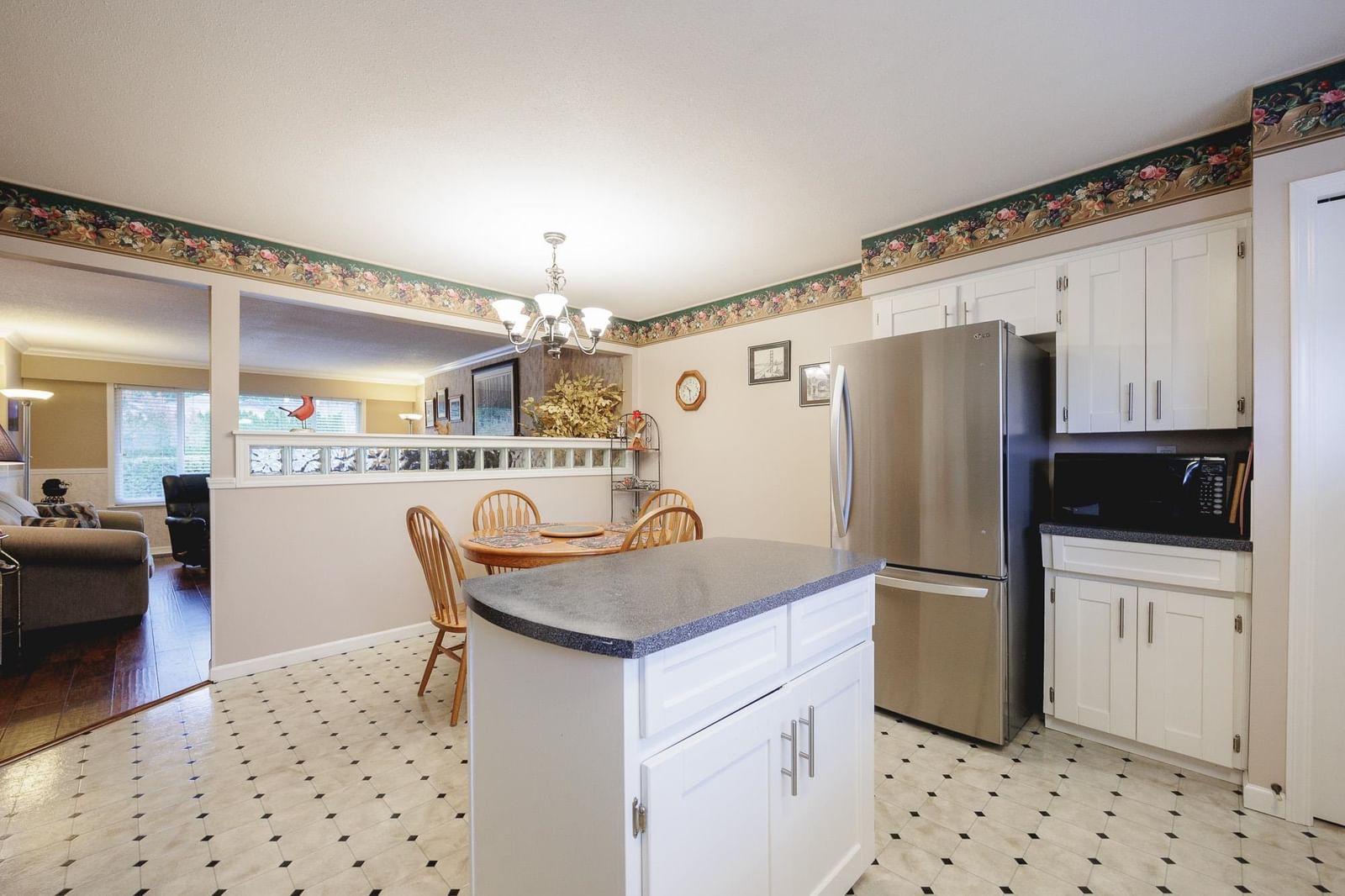 Listing Image 14