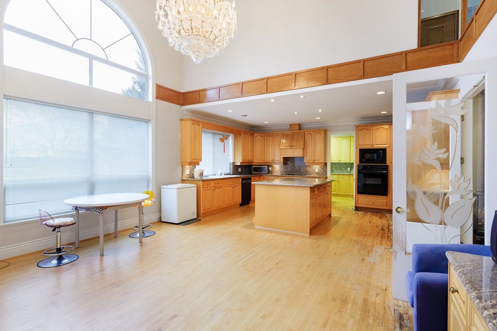 Listing Image 11