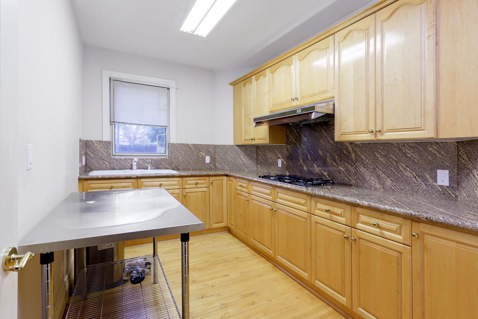 Listing Image 14