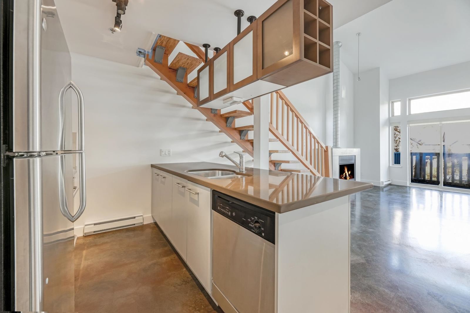 Listing Image 18