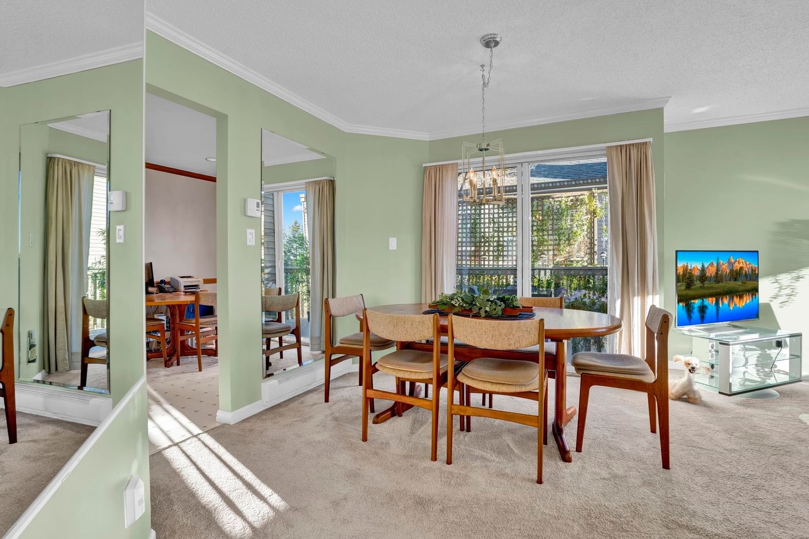 Listing Image 8
