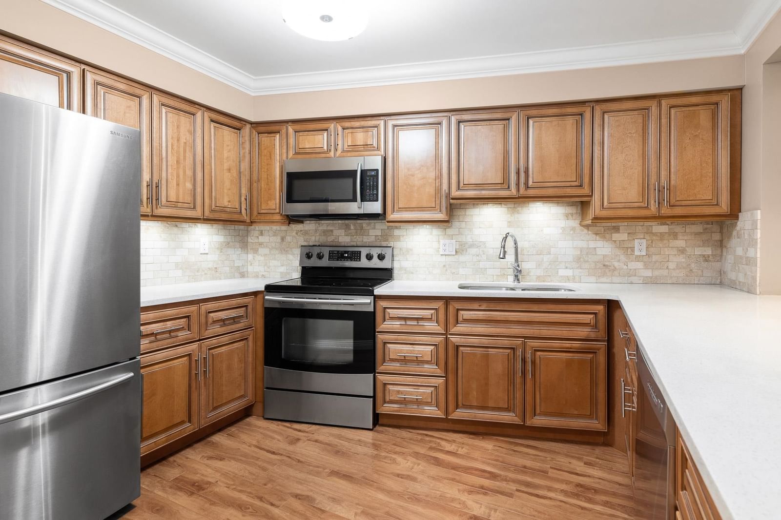 Listing Image 18