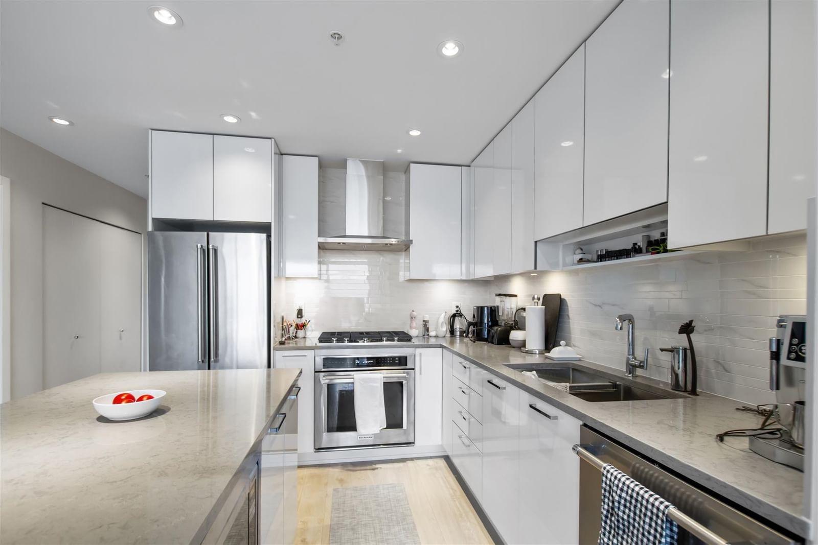 Listing Image 10