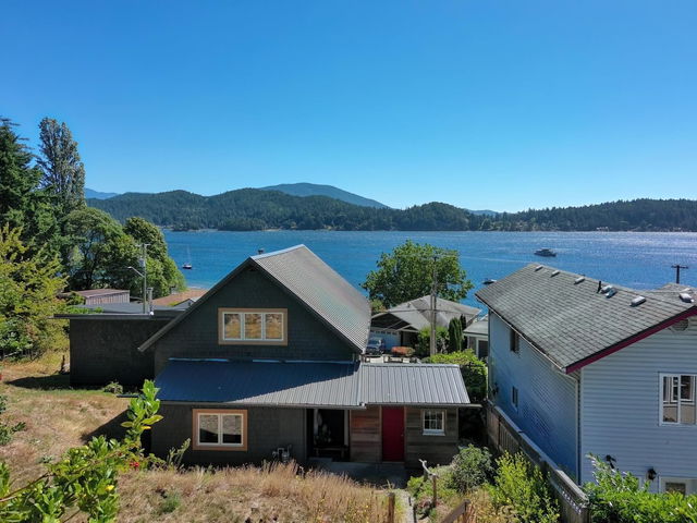 607 Marine Drive
