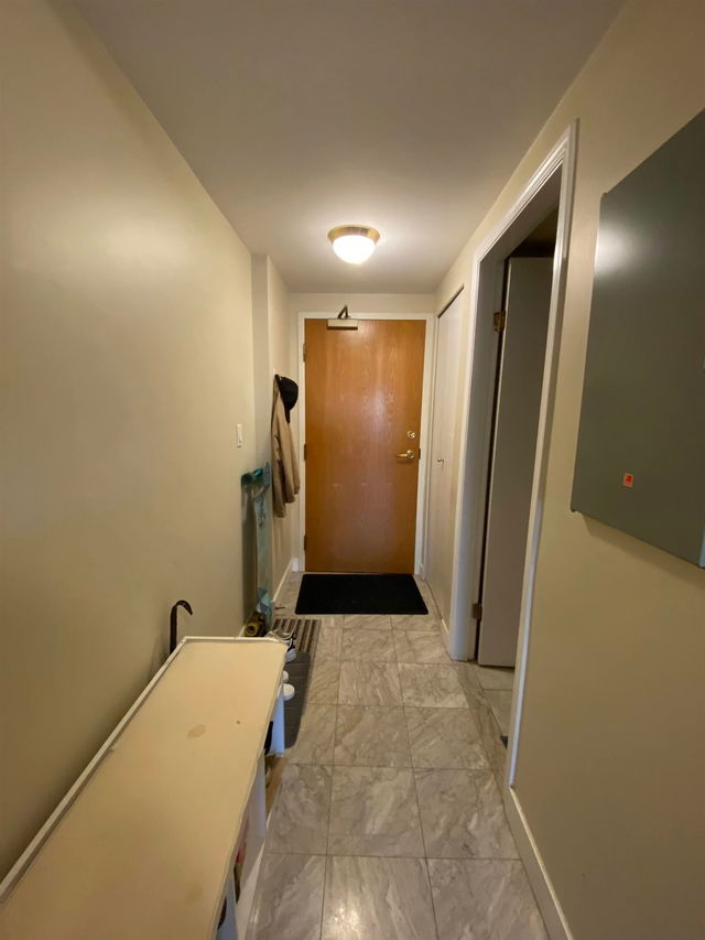 407 - 6611 Cooney Road