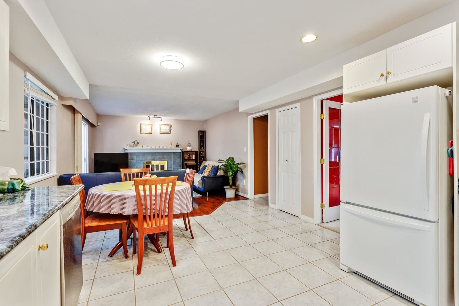 Listing Image 9