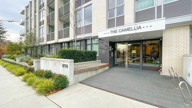 206 - 6733 Cambie Street