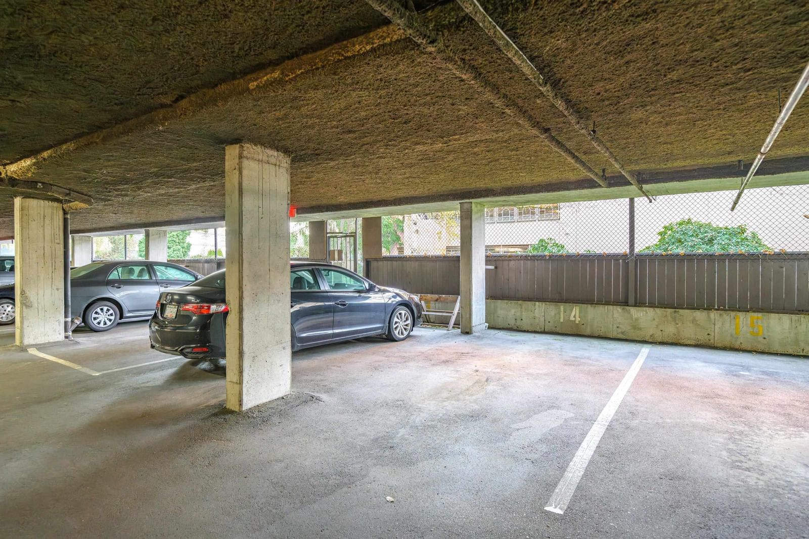 Listing Image 21