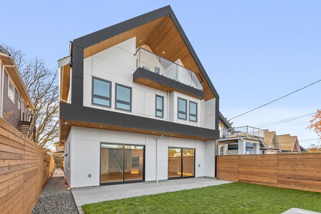 2035 Kitchener Street