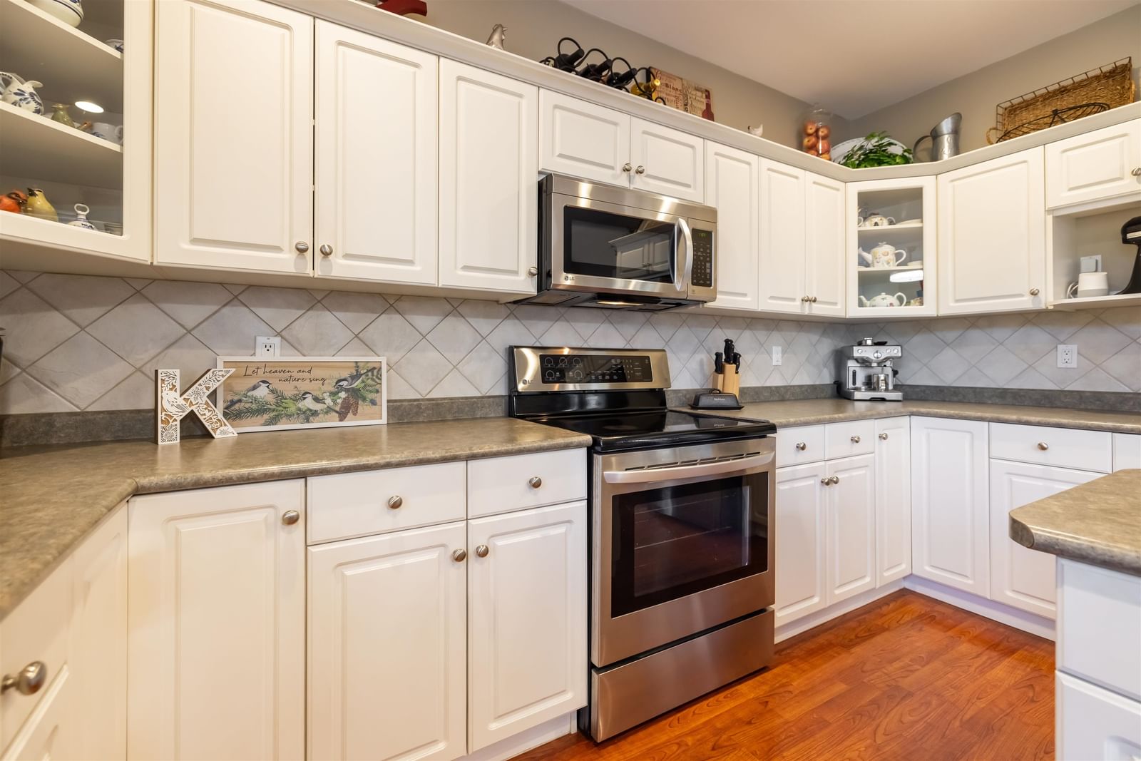 Listing Image 10