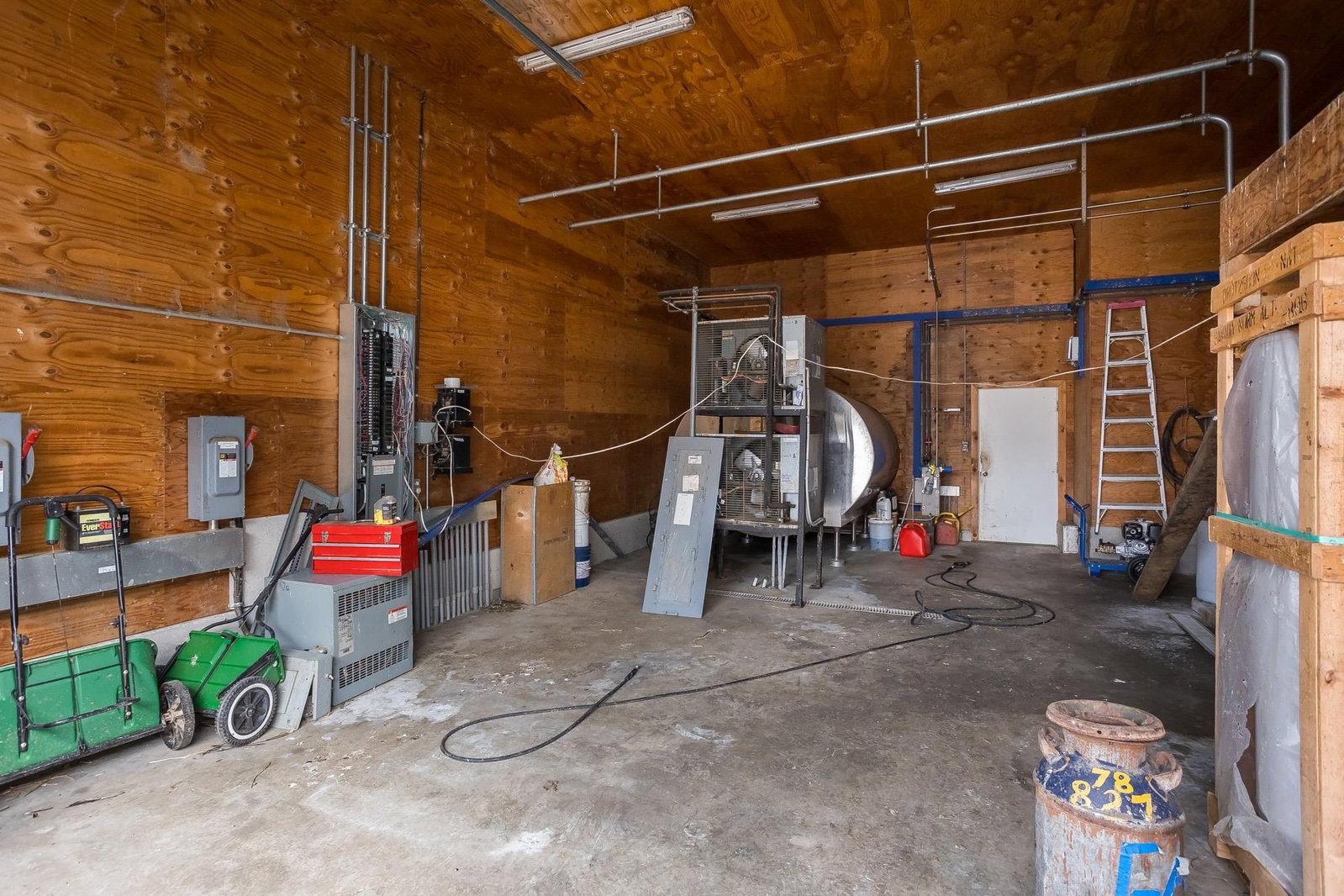 Listing Image 11
