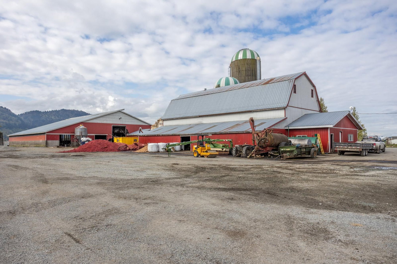 Listing Image 6