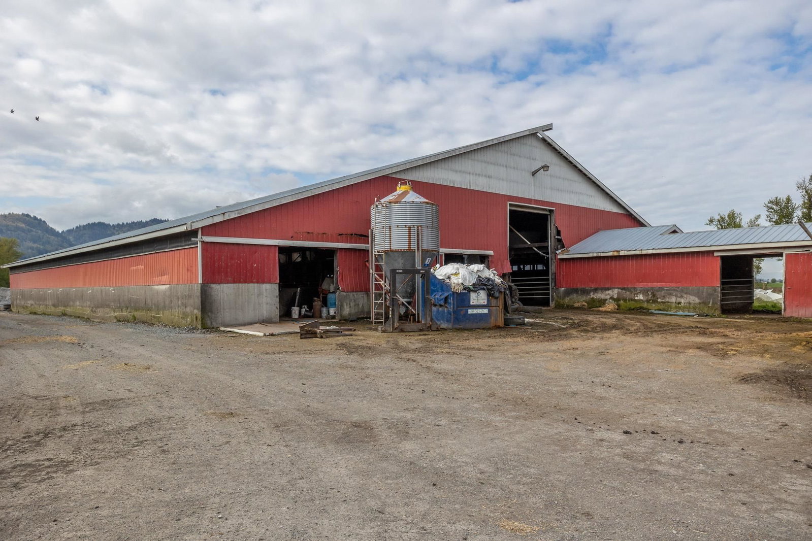 Listing Image 8