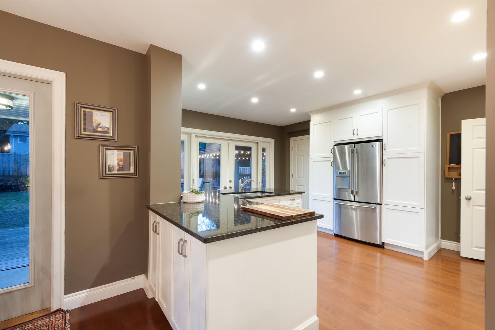 Listing Image 9