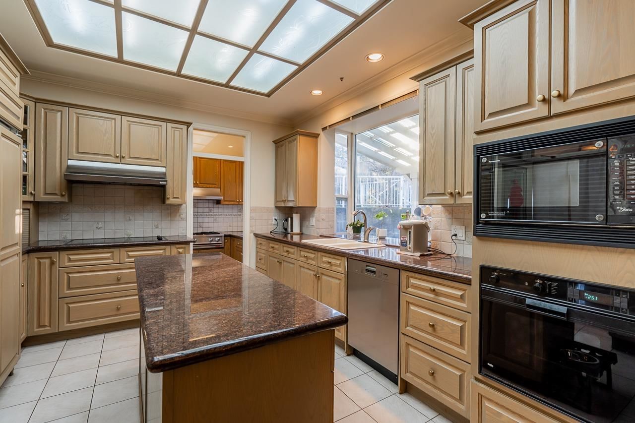 Listing Image 11