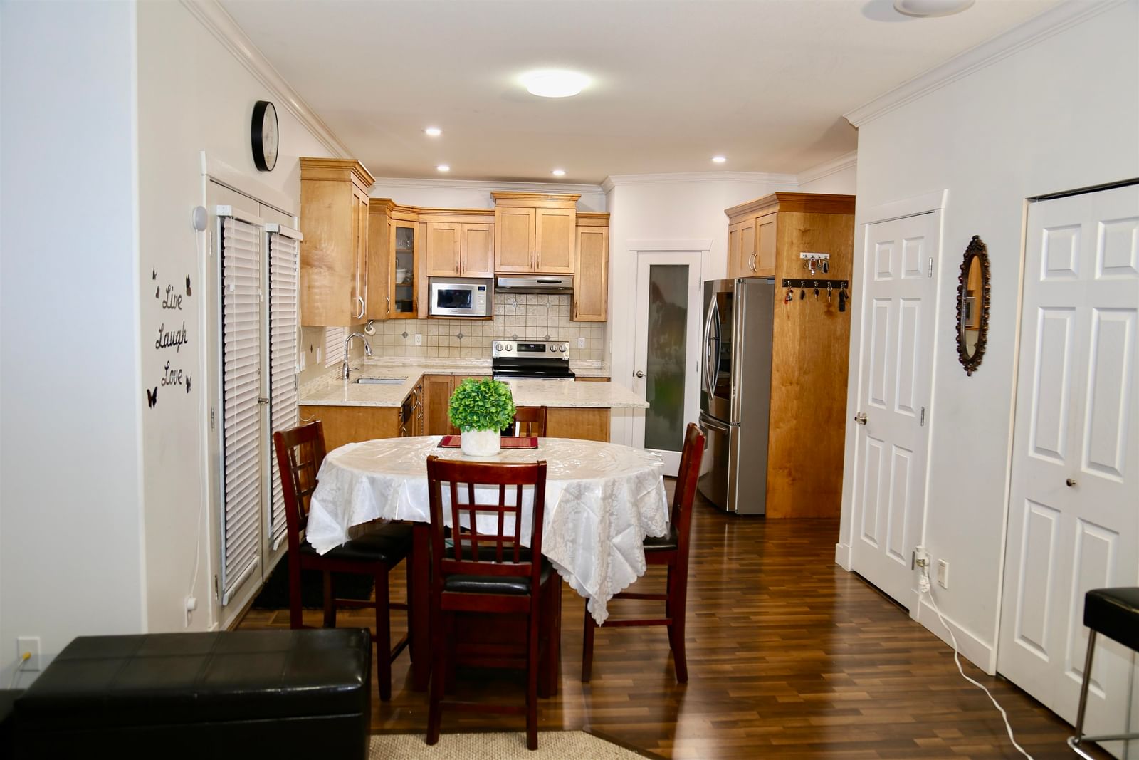 Listing Image 10