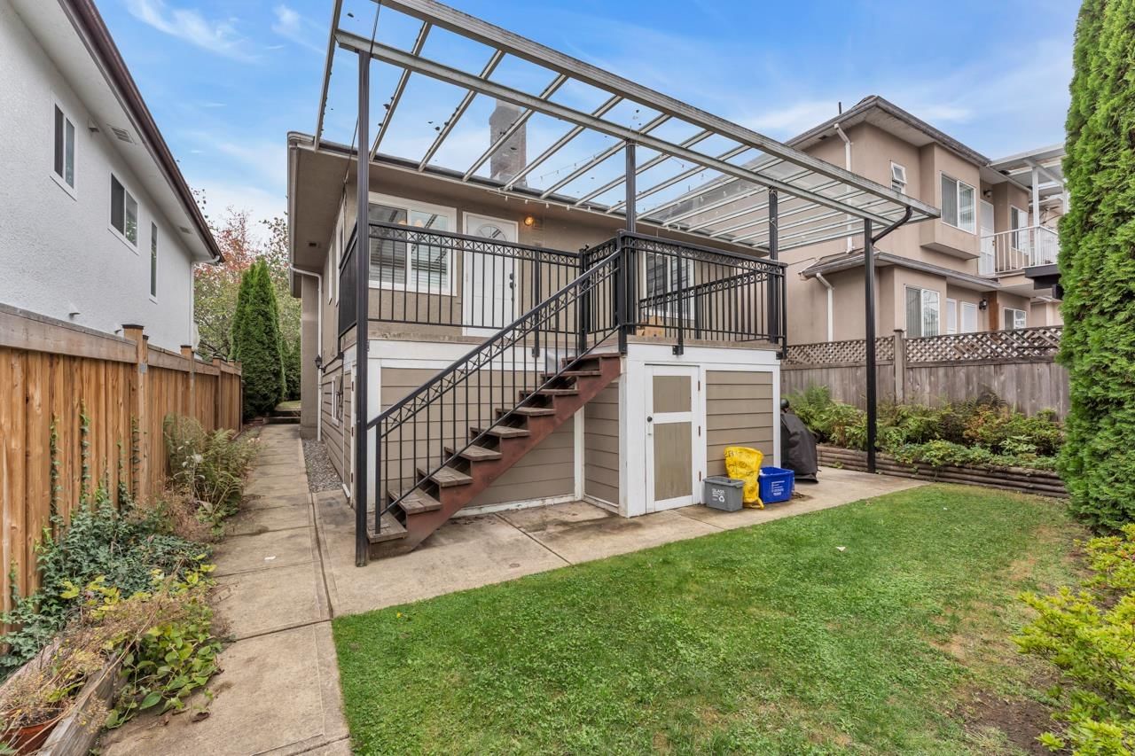 Listing Image 11