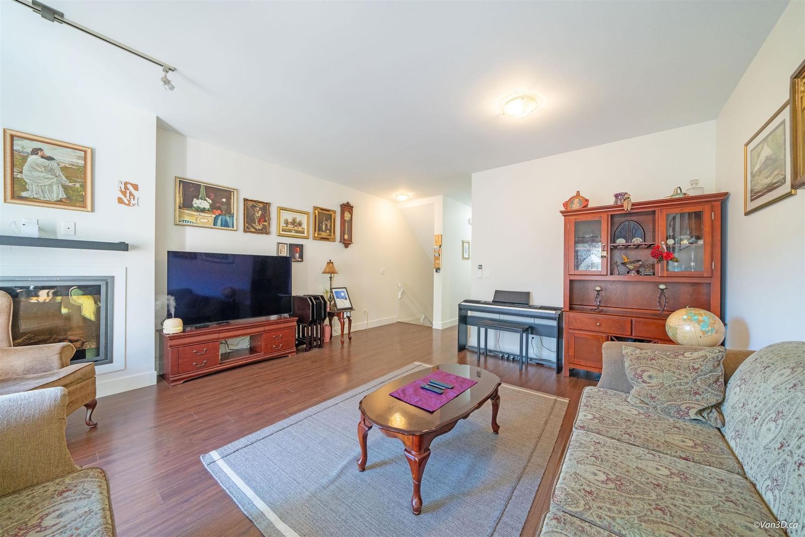 Listing Image 6