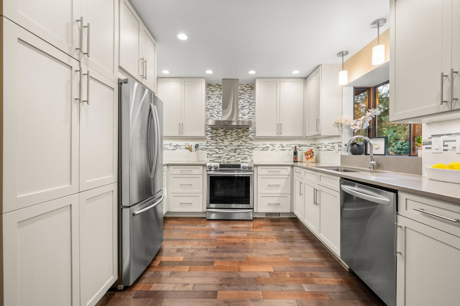 Listing Image 9