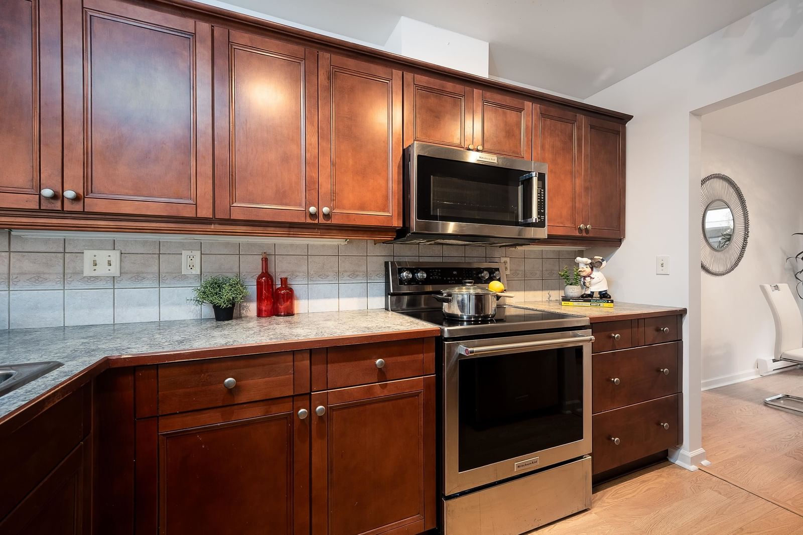 Listing Image 15