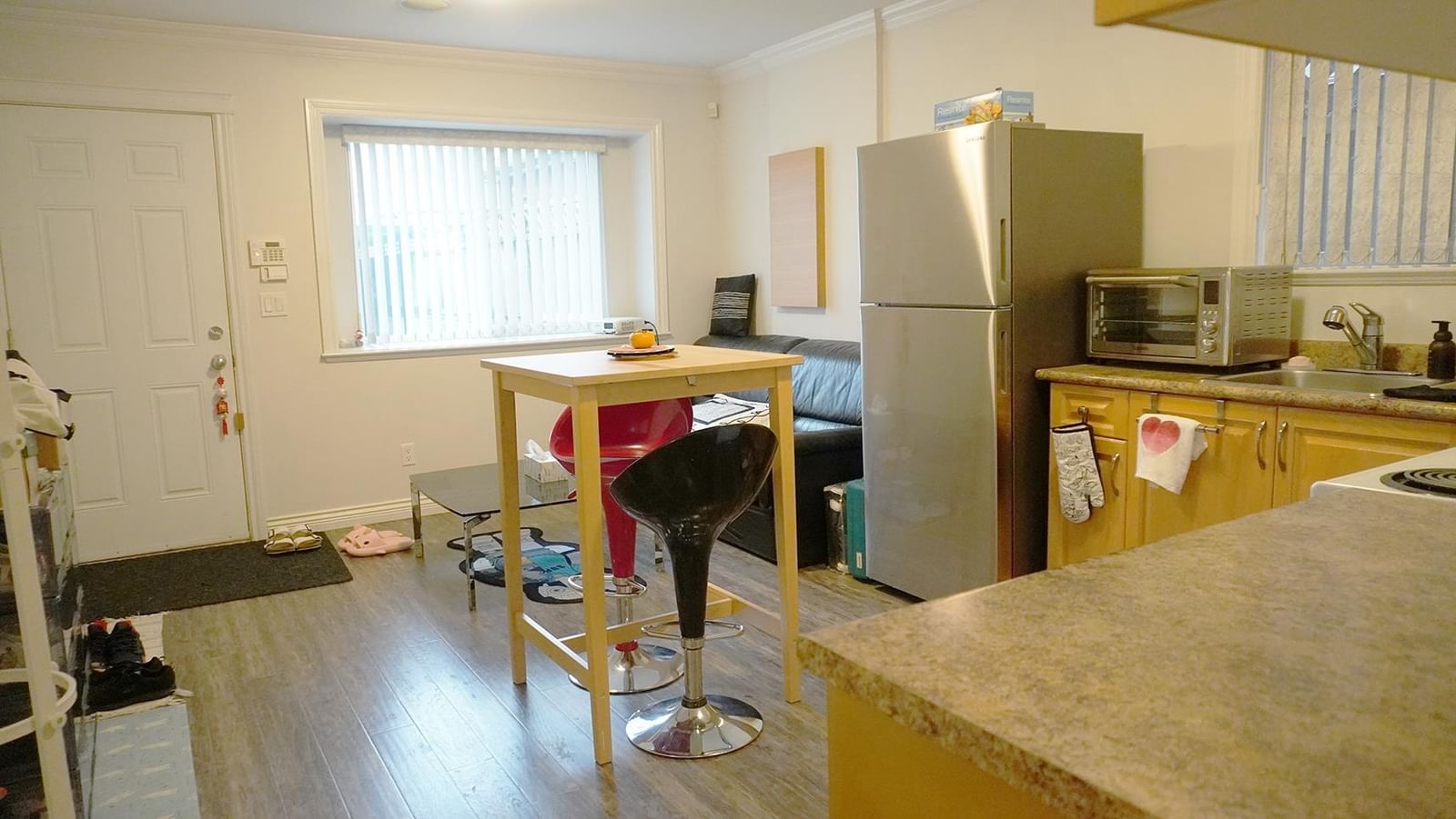 Listing Image 6